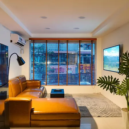 Villa Entire House With Full Amenities - Near Bui Vien Walking Street , District 1